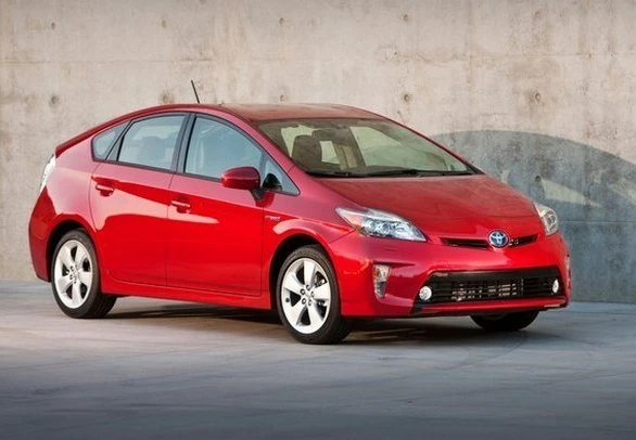 TOYOTA PRIUS 2013 PROBLEMAS